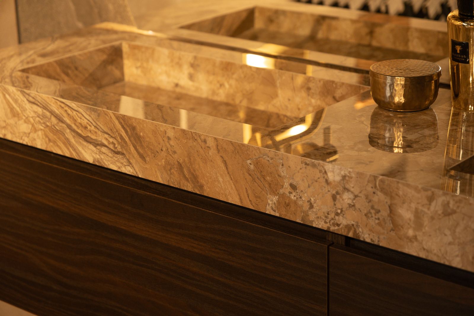 Marmer en brons detail